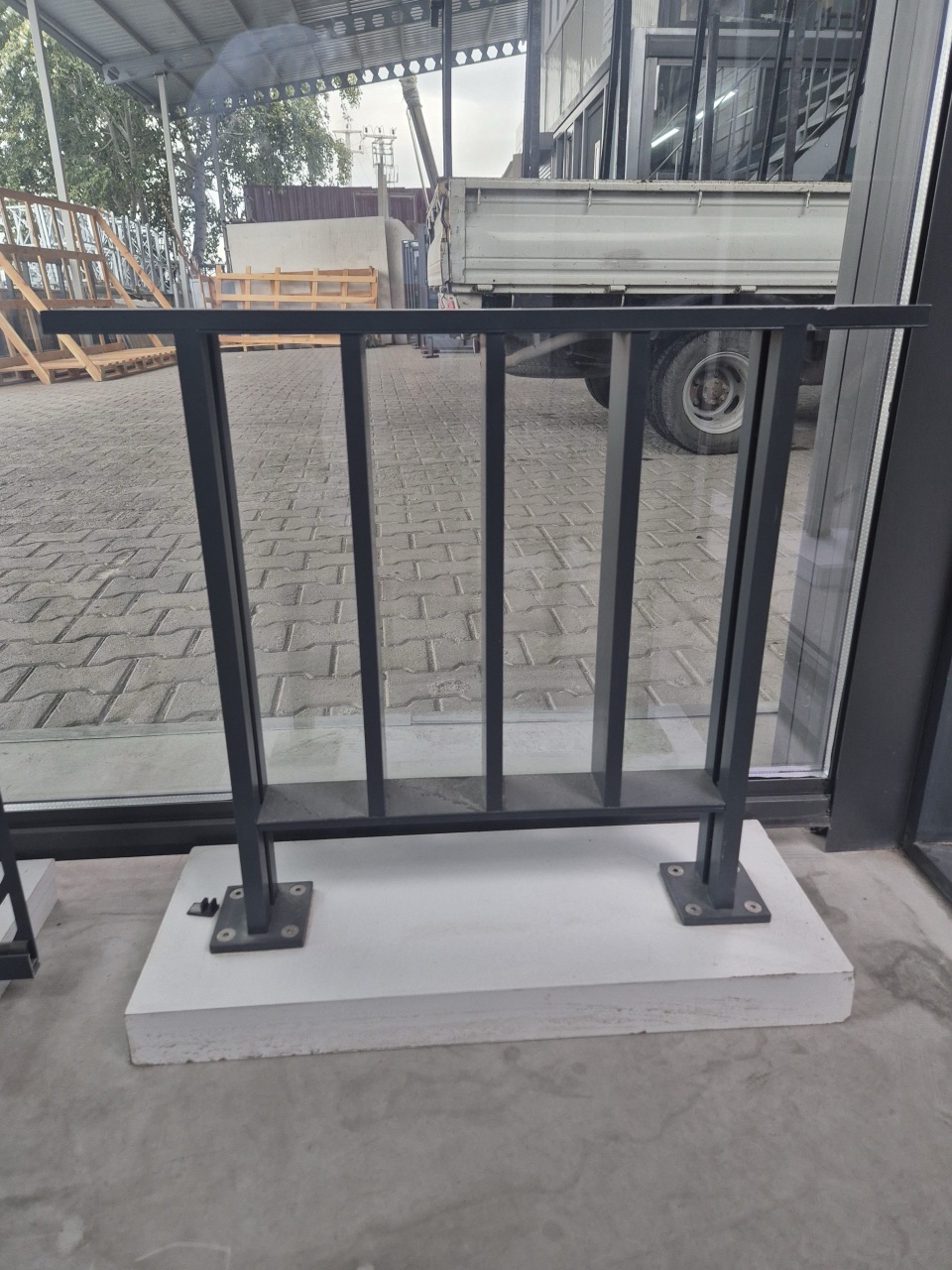 Aluminium railing